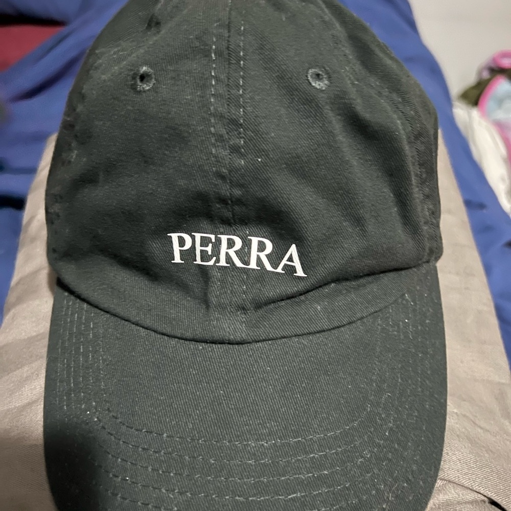 “Perra” hat / cap